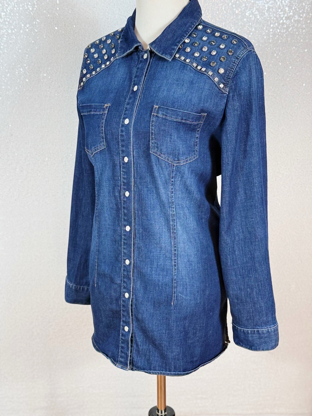 Chico’s Size 2 Denim Pearl Snap Shirt Rhinestone Studded Western Long Sleeve L - Picture 7 of 14